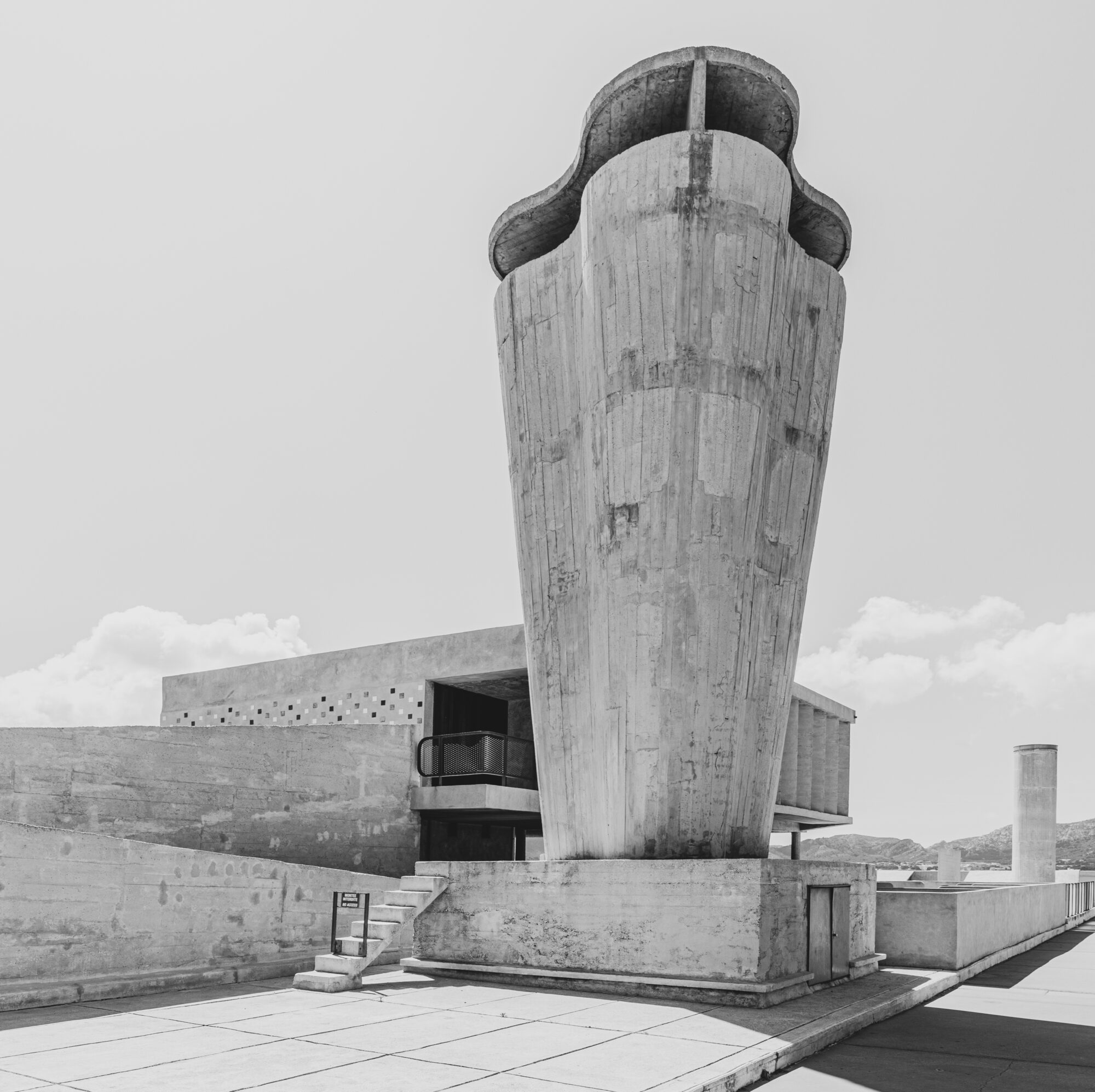 photographe d'architecture photographe d'architecture, vue d'ensemble de la cité radieuse de Le Corbusier par le photographe Christophe Levet