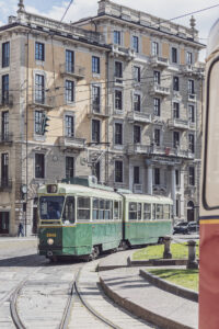 Un tram rétro à Turin en Italie